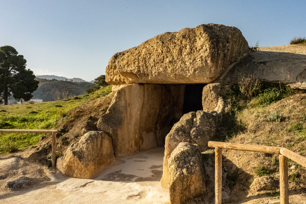 Dólmenes de Menga y de Viera.